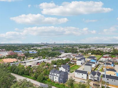 New construction Single-Family house 8319 Springwood Creek Lane, Houston, TX 77055 - photo 28 28