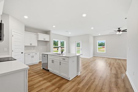 New construction Single-Family house 2827 Blackbird Ct, Crestview, FL 32536 plan Elizabeth - image 6
