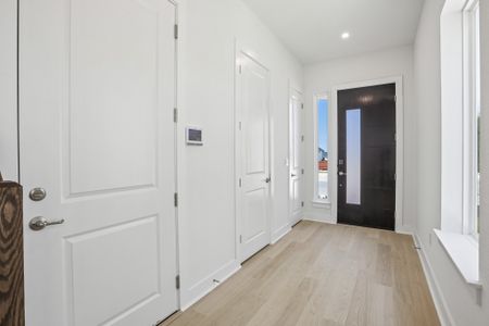 New construction Single-Family house 2014 Kit Cir, Austin, TX 78758 plan Silverton - image 14