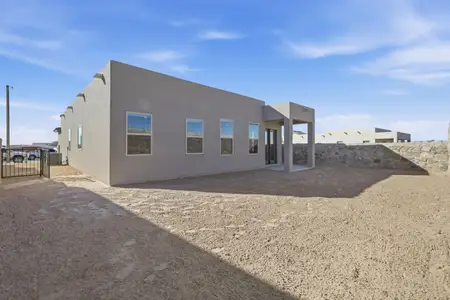 New construction Single-Family house 13316 Emerald Water Ct, El Paso, TX 79928 plan Valencia II - image 3