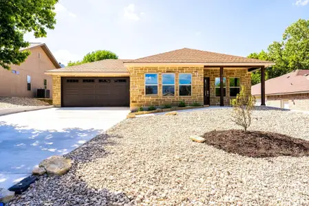 New construction Single-Family house 706 Oak Valley Dr, Kerrville, TX 78028 - image