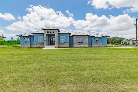 New construction Single-Family house 731 County Rd 356, Adkins, TX 78101 - image