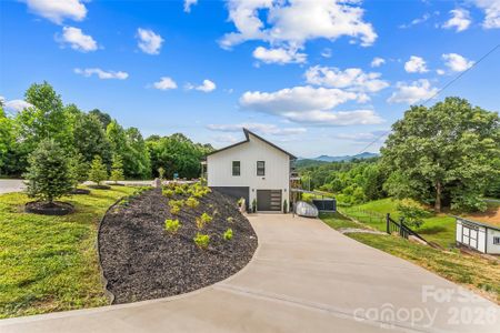 New construction Single-Family house 1 Little Oak Rd, Leicester, NC 28748 - image