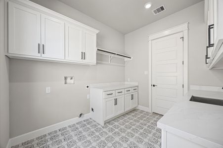 New construction Single-Family house 151 Wyndemere Dr, Montgomery, TX 77356 - image 5