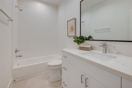 New construction Single-Family house 1634 Castle Ct, Houston, TX 77006 - image 16