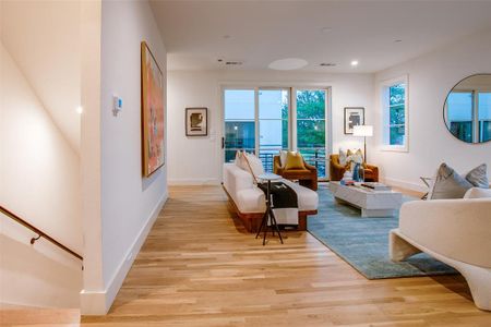 New construction Condo house 7207 Gaston Ave, Unit 906, Dallas, TX 75206 - image