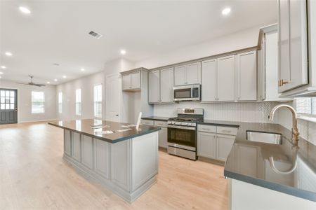 New construction Single-Family house 2517 S Houston Ave, Pearland, TX 77581 plan Allen-A - image 8