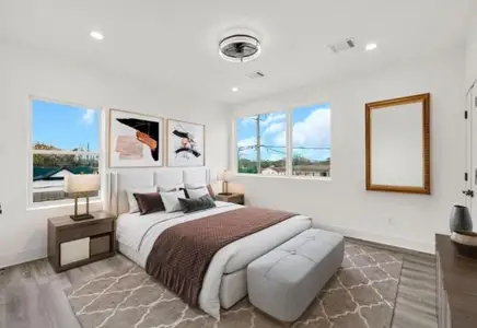 New construction Single-Family house 4406 Bond St, Houston, TX 77026 - image