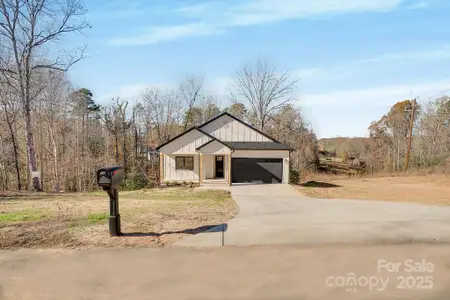New construction Single-Family house 231 Tennessee Trl, Lincolnton, NC 28092 - image