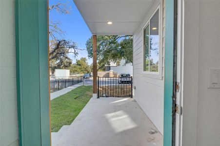 New construction Single-Family house 814 N Bluff Dr, Unit 72, Austin, TX 78745 - photo 32 32