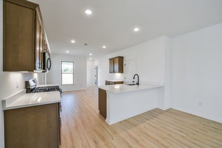 New construction Single-Family house 40708 Pessi Rd, Magnolia, TX 77354 plan Rutherford III H - image 8