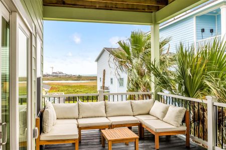 New construction Single-Family house 11207 Schwartz Dr, Galveston, TX 77554 - image