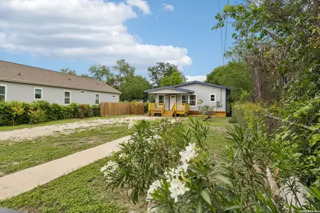 New construction Single-Family house 426 Ike St, San Antonio, TX 78211 - image