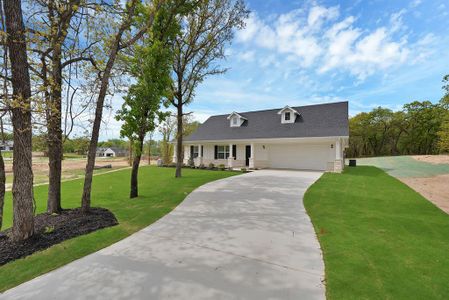 New construction Single-Family house 128 Sedona Creek Ct, Poolville, TX 76487 - image