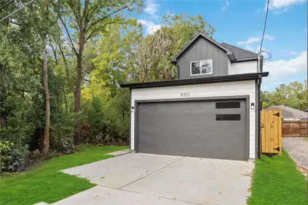 New construction Single-Family house 8303 Venus St, Houston, TX 77088 - image