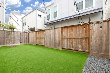 New construction Single-Family house 3506 Kensington Gardens Ln, Houston, TX 77055 null- photo 28 28