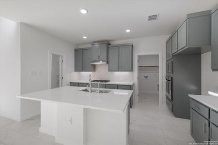 New construction Single-Family house 15318 Twin Cyn, San Antonio, TX 78247 plan Redland - image 12