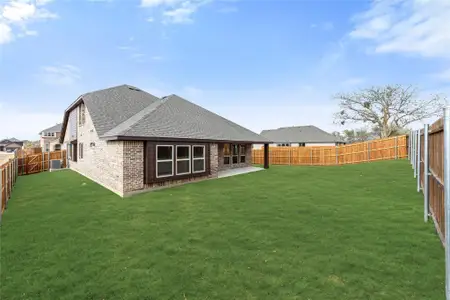 New construction Single-Family house 5 Grouse Cir, Sanger, TX 76226 plan Dogwood III - image 4