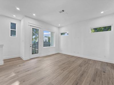 New construction Single-Family house 504 Schweikhardt Street, Unit C, Houston, TX 77020 - photo 13 13