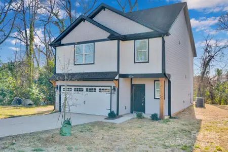 New construction Single-Family house 3208 Auten Ave, Charlotte, NC 28269 - image