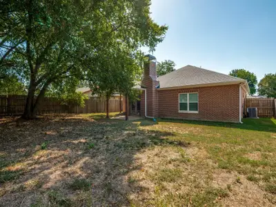 New construction Single-Family house 705 Lynnfield Dr, Arlington, TX 76014 - image
