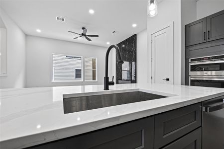 New construction Single-Family house 1107 Wilson St, Houston, TX 77019 - image 14