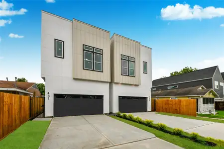 New construction Single-Family house 431 Neyland St, Houston, TX 77022 - image