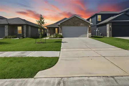 New construction Single-Family house 1806 Legacy Hills Dr, Houston, TX 77067 - image