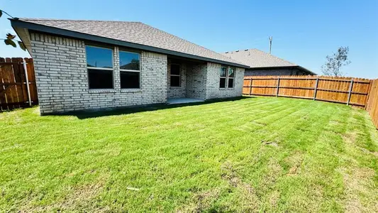 New construction Single-Family house 560 Crestridge Dr N, Cleburne, TX 76033 plan DENTON - image