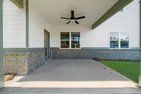 New construction Single-Family house 5575 Overview Dr, Flowery Branch, GA 30542 - image 2