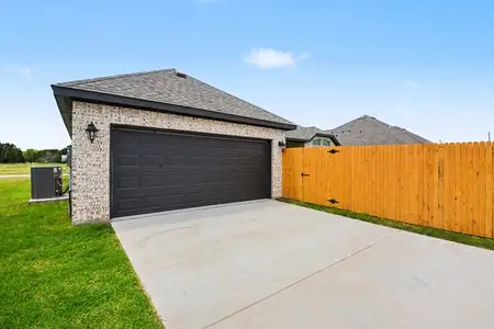 New construction Single-Family house 1913 Barrix Ln, DeSoto, TX 75115 - image 3