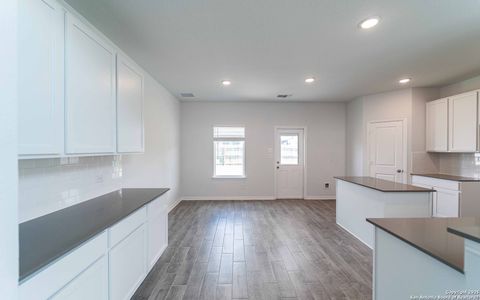 New construction Single-Family house 1216 Sweden, Seguin, TX 78155 Rio Grande- photo 4 4