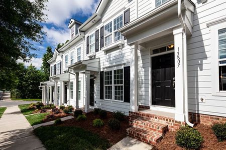 New construction Townhouse house 9514 Pointer Road, Charlotte, NC 28269 - photo 0