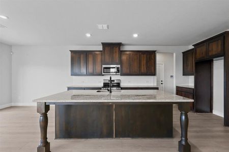 New construction Single-Family house 141 Mesa Dr, Glen Rose, TX 76043 null- photo 11 11
