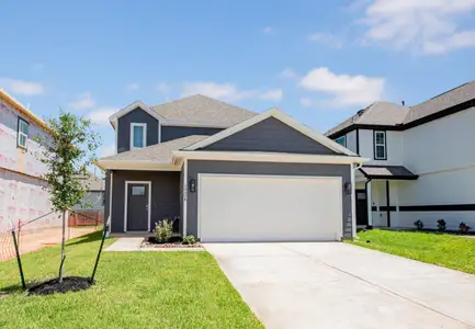 New construction Single-Family house 13436 Yellow Perch Dr, Conroe, TX 77384 plan The Redbud - image