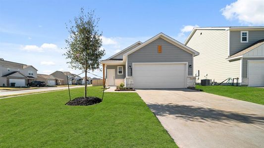 New construction Single-Family house 778 Westpointe Drive, Dayton, TX 77535 ASPEN- photo 0