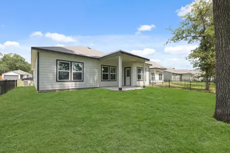 New construction Single-Family house 469 Shoreview Dr, Conroe, TX 77303 plan Davis - image