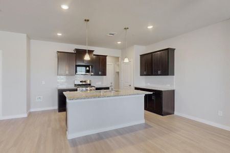 New construction Townhouse house 1520 Starlight Trl, Mesquite, TX 75181 plan The Isaac - image 7