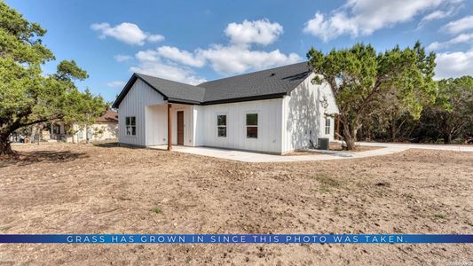 New construction Single-Family house 664 Rolling Hls, Canyon Lake, TX 78133 - image