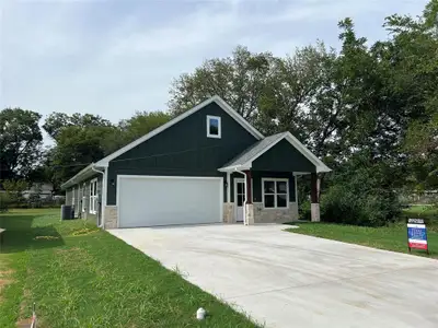New construction Single-Family house 406 Abernathy St, Hillsboro, TX 76645 - image