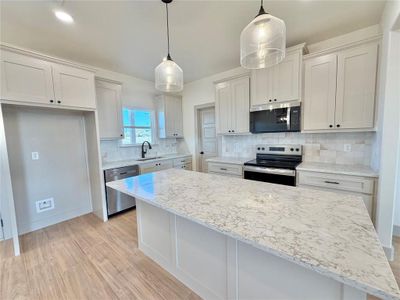 New construction Single-Family house 1009 Sabrina Ct, Weatherford, TX 76085 - image