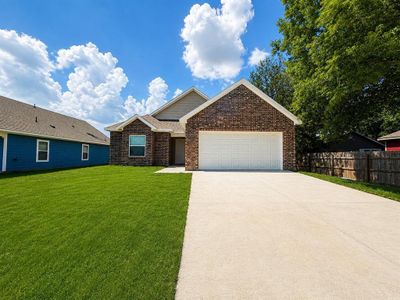New construction Single-Family house 600 Crockett Dr, Cleburne, TX 76033 - image