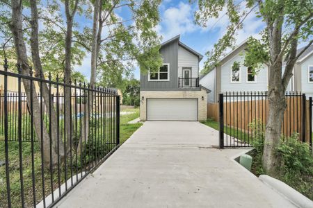 New construction Single-Family house 953 Ringold St, Houston, TX 77088 - image