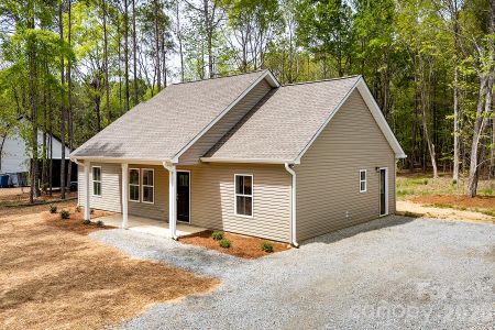 New construction Single-Family house 318 Stanback St, Mount Gilead, NC 27306 - image
