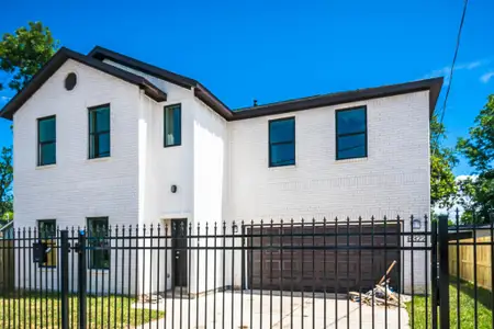 New construction Single-Family house 6322 Sayers St, Houston, TX 77026 - image