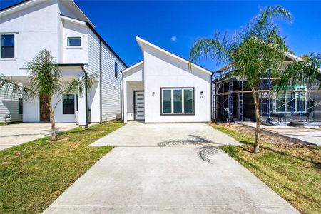 New construction Single-Family house 29 Foxshire Lane, Houston, TX 77047 - photo 0