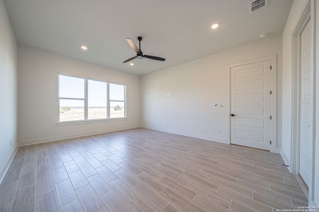 New construction Single-Family house 310 Venado Oaks, Castroville, TX 78009 St. Lucia- photo 16 16