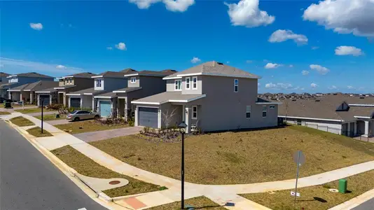 New construction Single-Family house 2040 Sunshine Peak Dr, Minneola, FL 34715 - image