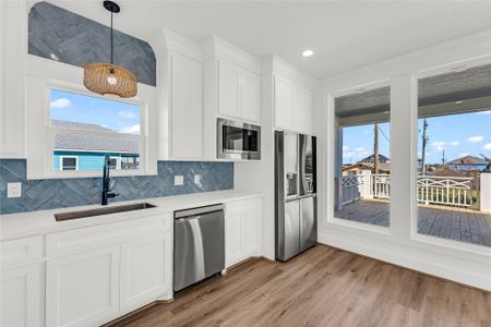 New construction Single-Family house 955 Wommack, Crystal Beach, TX 77650 - image 12