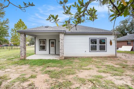 New construction Single-Family house 3743 Crawford St, Bay City, TX 77414 plan Duval - image